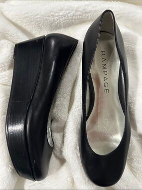 RAMPAGE Black Leather Platform Wedge Pumps Sz 6 Feminine Classic Date Dancing